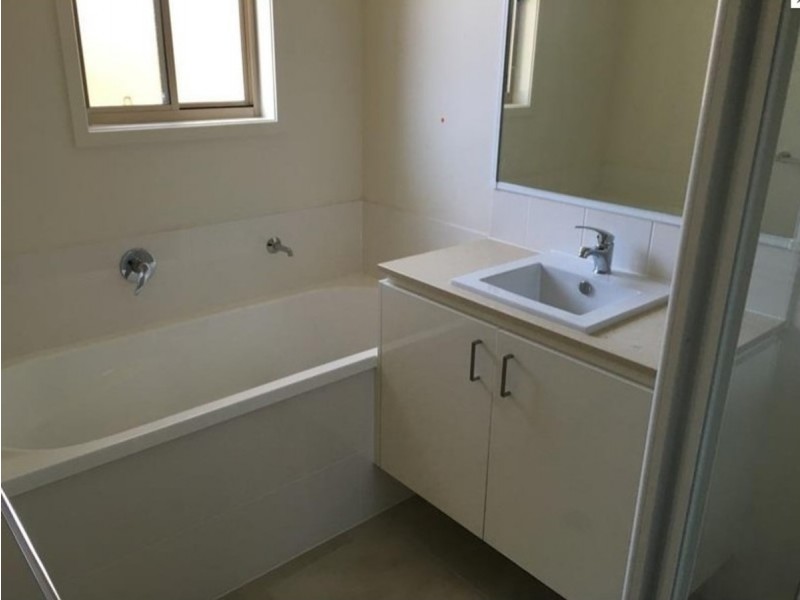 64 Dixon Drive, Pimpama QLD 4209