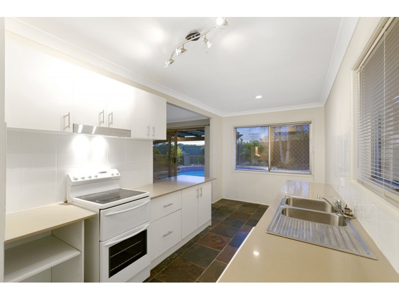 33 McCowan Street, Ashmore QLD 4214