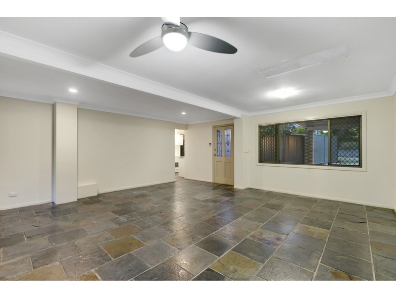 33 McCowan Street, Ashmore QLD 4214
