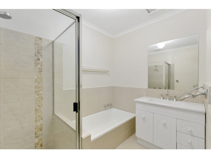 33 McCowan Street, Ashmore QLD 4214