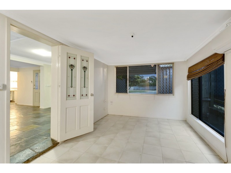 33 McCowan Street, Ashmore QLD 4214