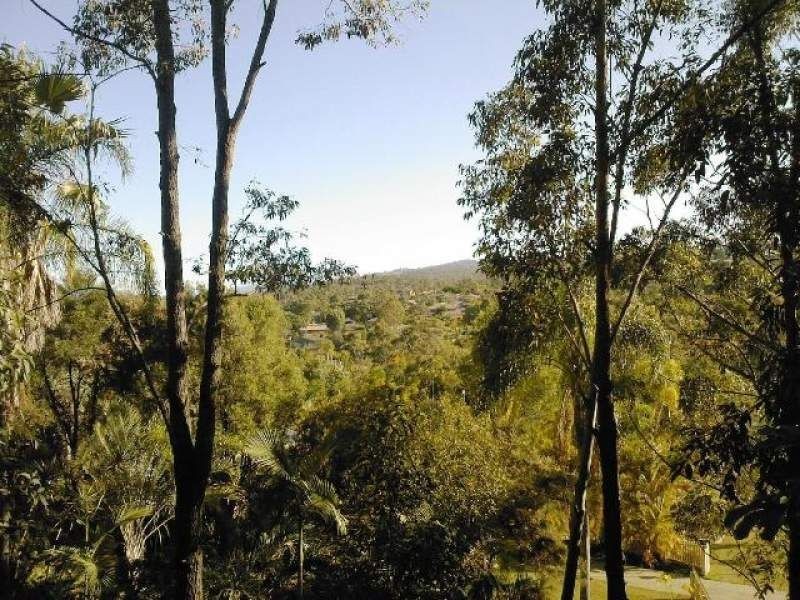 7 Beau Court, Highland Park QLD 4211