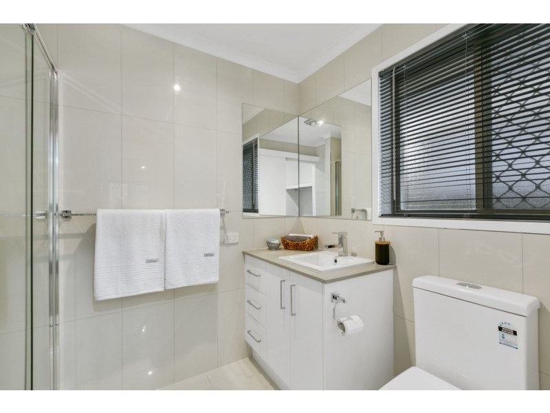 11 Mooyumbin Court, Nerang QLD 4211