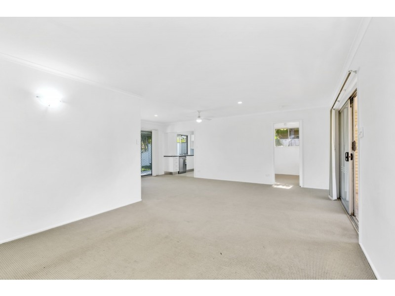 36 Poinciana Boulevard, Broadbeach Waters QLD 4218