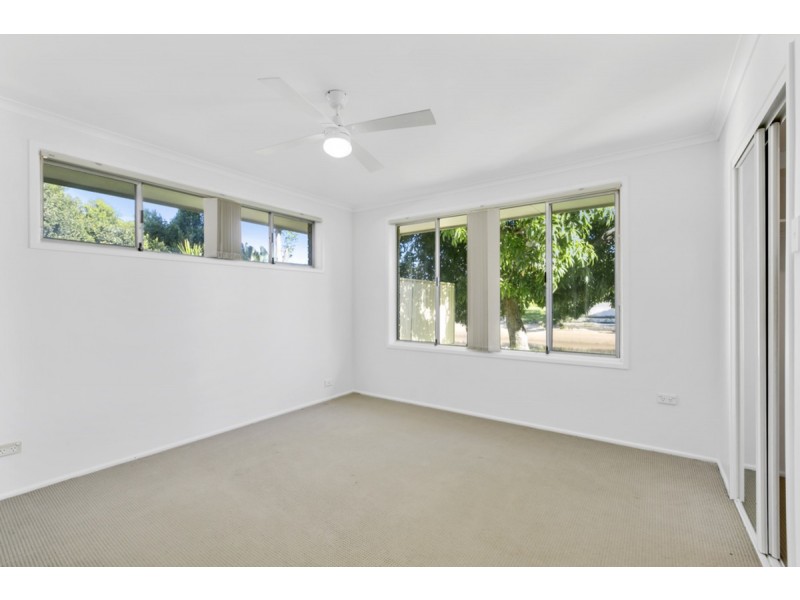 36 Poinciana Boulevard, Broadbeach Waters QLD 4218