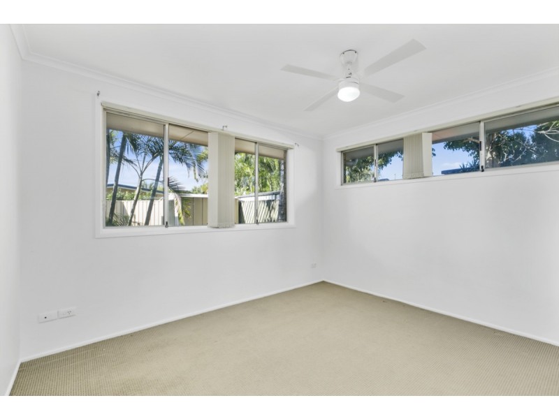 36 Poinciana Boulevard, Broadbeach Waters QLD 4218