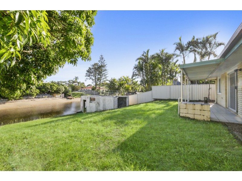 36 Poinciana Boulevard, Broadbeach Waters QLD 4218