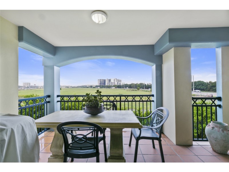 88/88-89 Limetree Parade, Runaway Bay QLD 4216