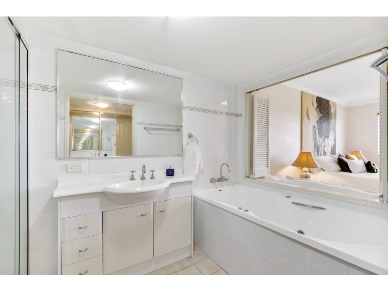 88/88-89 Limetree Parade, Runaway Bay QLD 4216