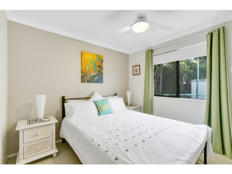 3 Tawanga Close, Pacific Pines QLD 4211