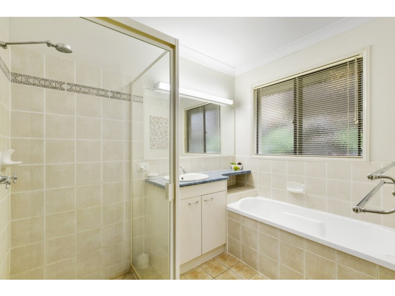 3 Tawanga Close, Pacific Pines QLD 4211