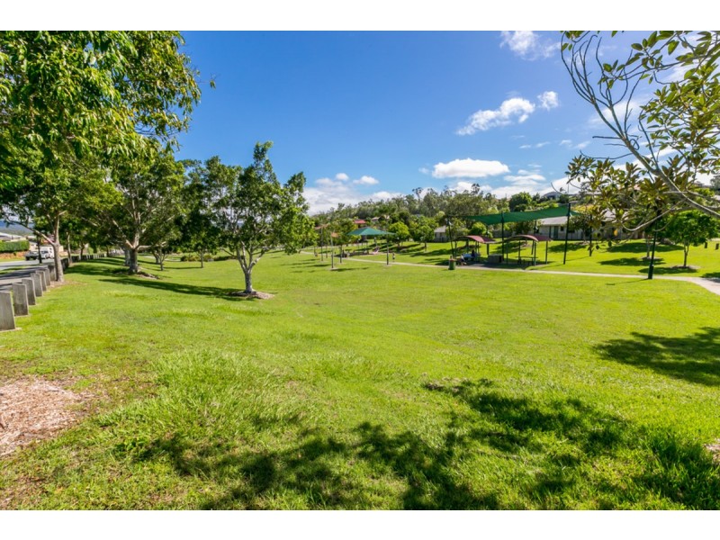 3 Tawanga Close, Pacific Pines QLD 4211
