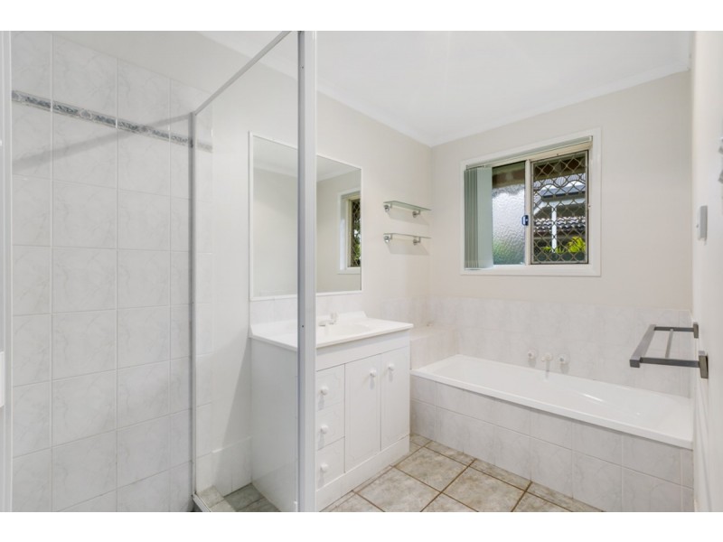 9 Shenton Way, Nerang QLD 4211