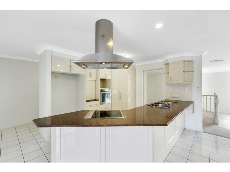 18 Armstrong Way, Highland Park QLD 4211