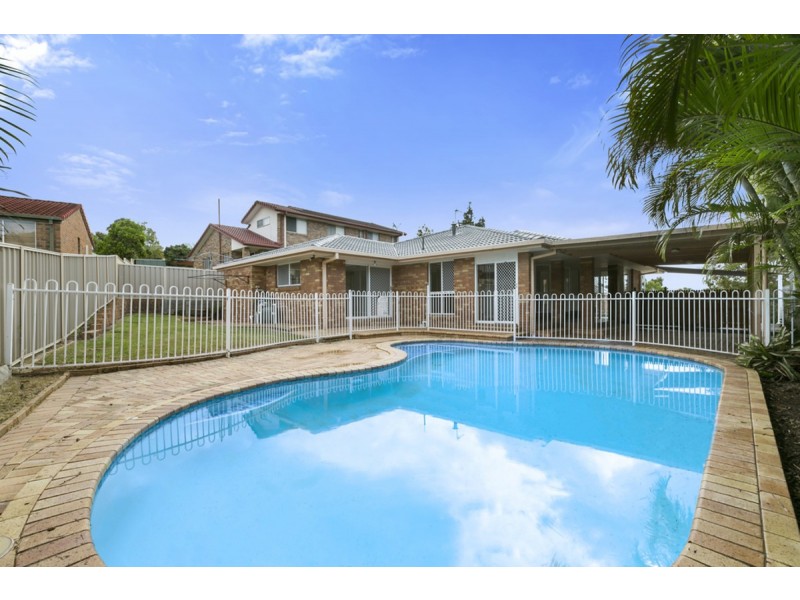 18 Armstrong Way, Highland Park QLD 4211