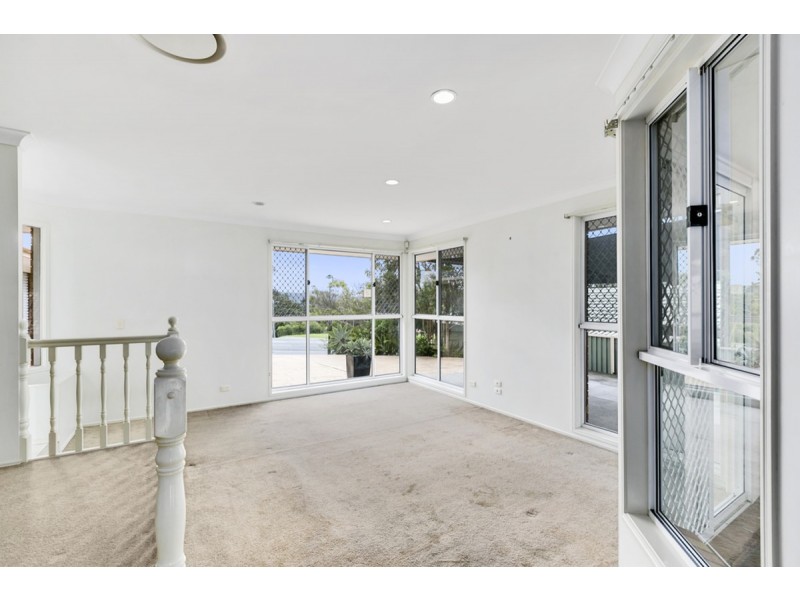 18 Armstrong Way, Highland Park QLD 4211