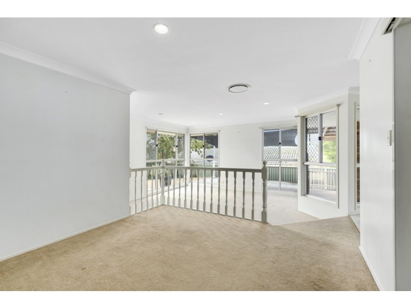 18 Armstrong Way, Highland Park QLD 4211