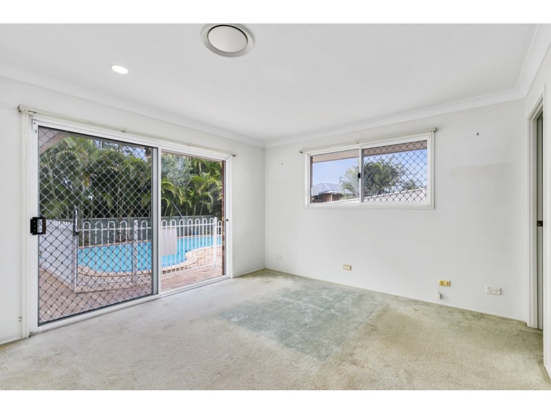 18 Armstrong Way, Highland Park QLD 4211