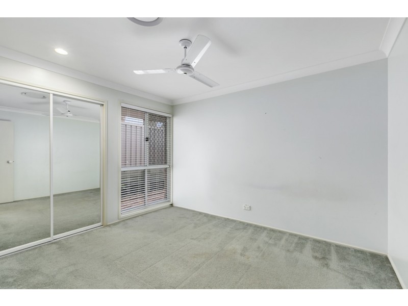 18 Armstrong Way, Highland Park QLD 4211