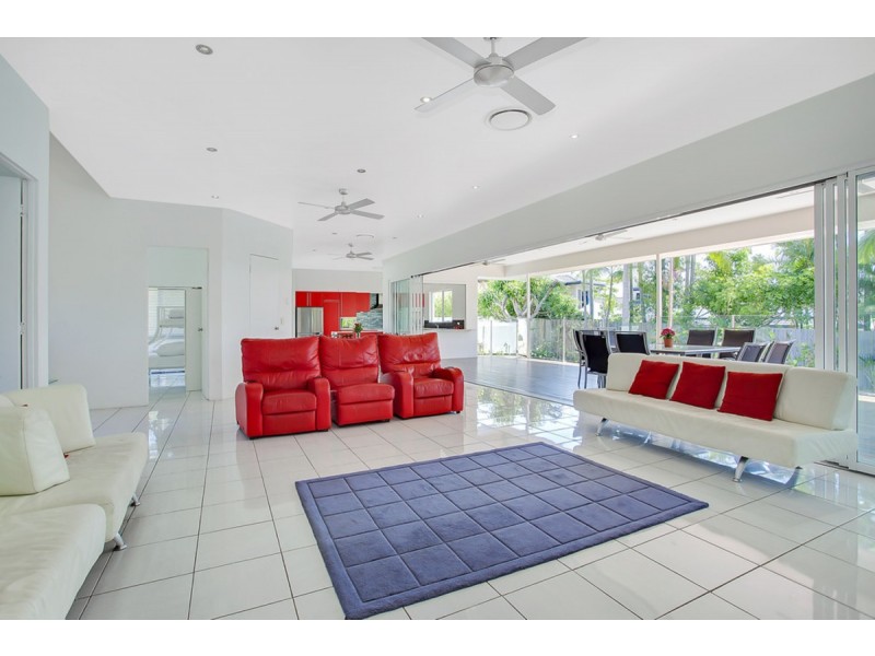 3 Ainsley Avenue, Ashmore QLD 4214