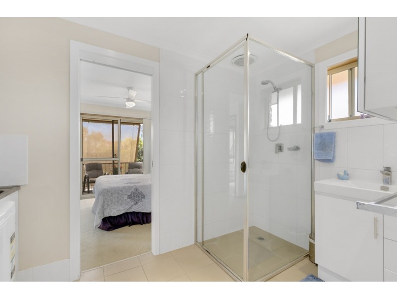 8/160 Barrier Reef Drive, Mermaid Waters QLD 4218