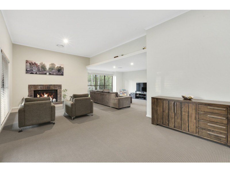 6 Cuthero Court, Highland Park QLD 4211