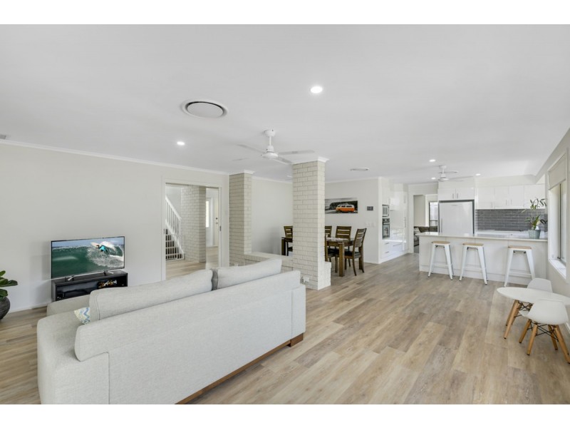 6 Cuthero Court, Highland Park QLD 4211