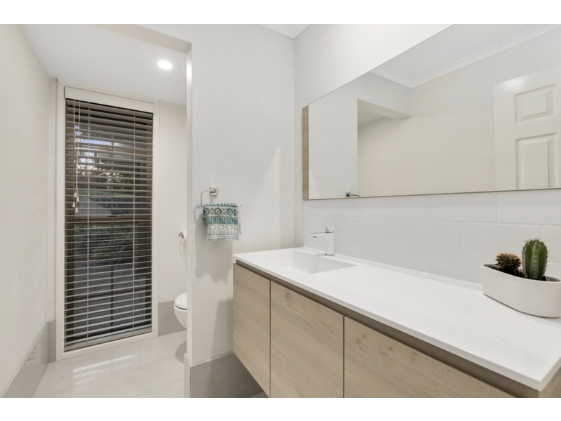 6 Cuthero Court, Highland Park QLD 4211