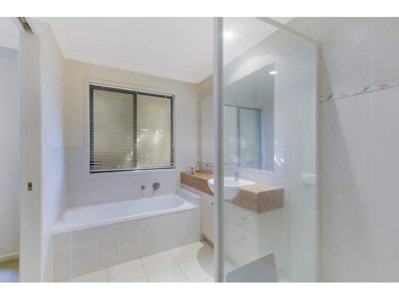 13 Rhiannon Drive, Ashmore QLD 4214