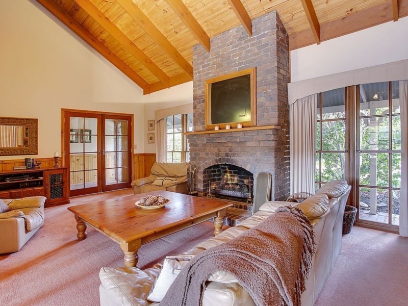 11 Oak Street, Nerang QLD 4211