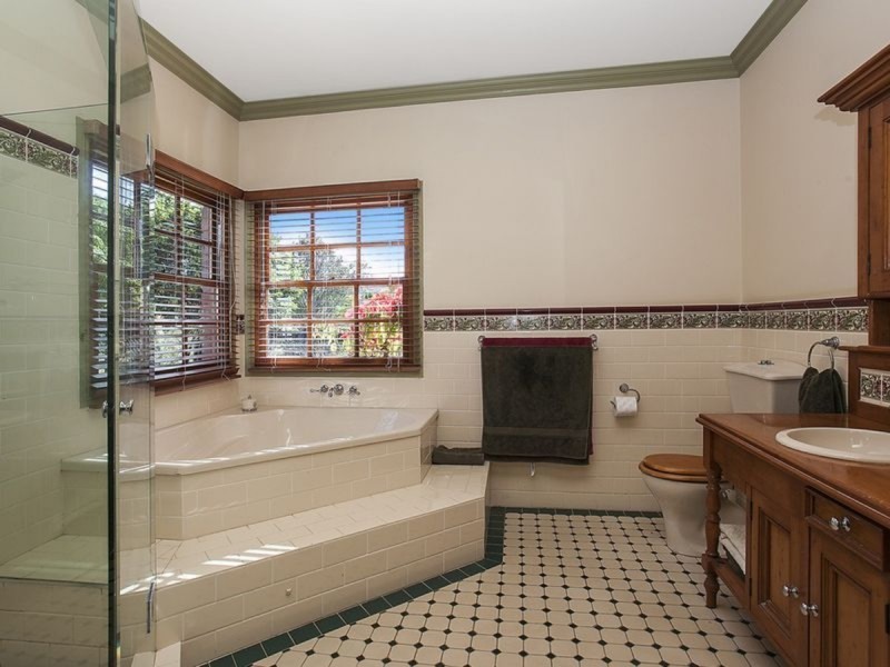 11 Oak Street, Nerang QLD 4211