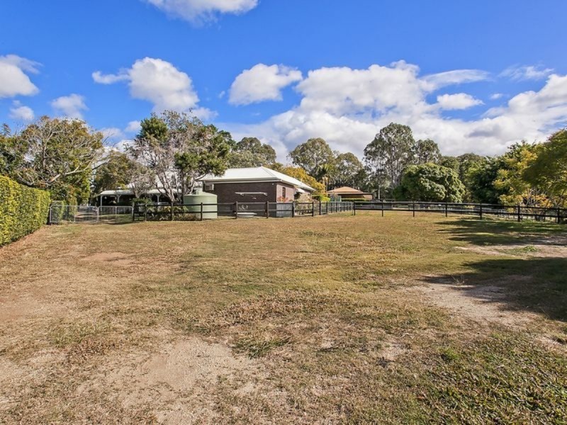 11 Oak Street, Nerang QLD 4211