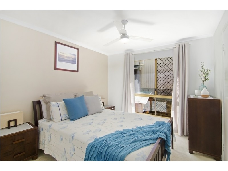 1/239 Government Road, Labrador QLD 4215