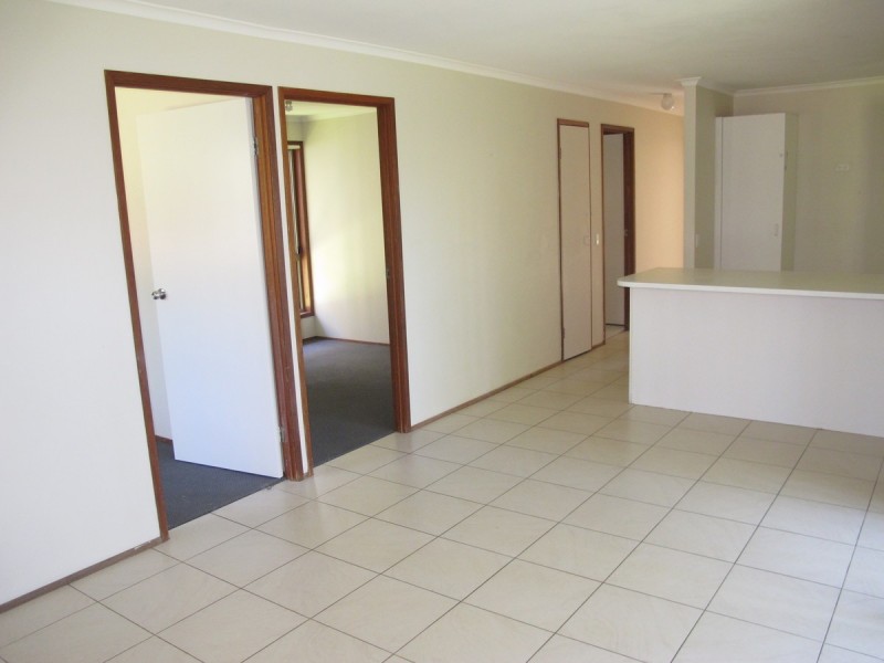 4 Leesa Court, Highland Park QLD 4211