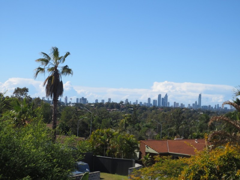 4 Leesa Court, Highland Park QLD 4211