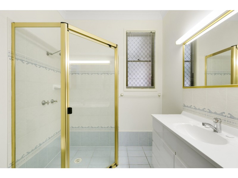 106 Armstrong Way, Highland Park QLD 4211