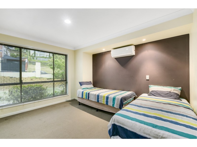 106 Armstrong Way, Highland Park QLD 4211