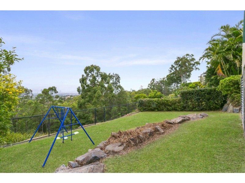 106 Armstrong Way, Highland Park QLD 4211