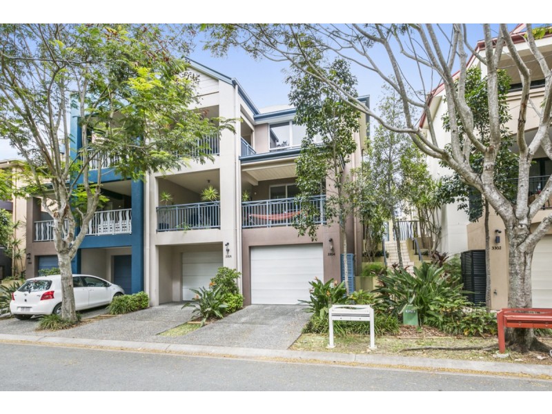 3304 Central Place, Carrara QLD 4211