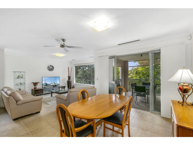 3304 Central Place, Carrara QLD 4211