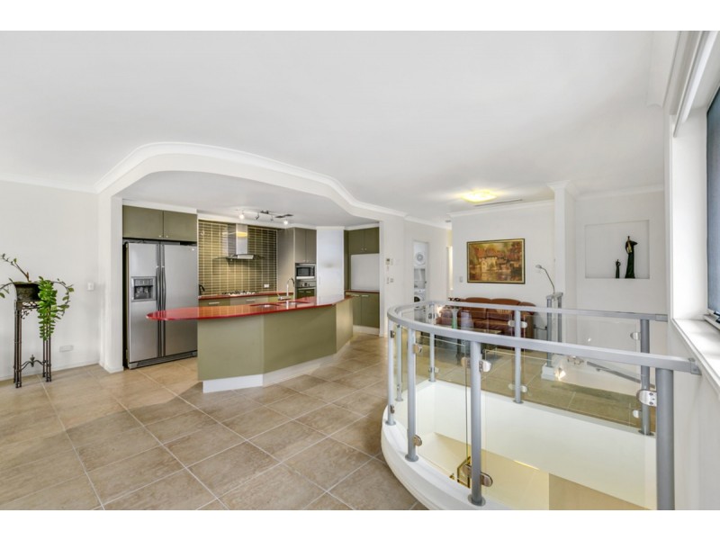 3304 Central Place, Carrara QLD 4211