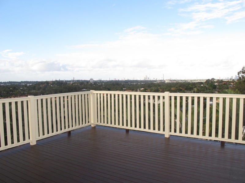 24 Explorers Way, Highland Park QLD 4211