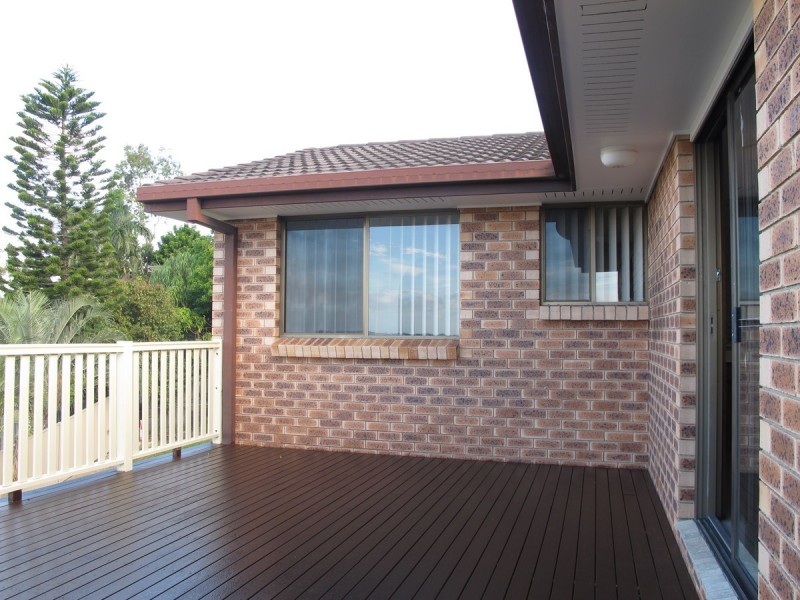 24 Explorers Way, Highland Park QLD 4211