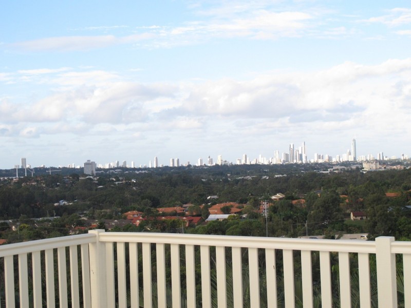 24 Explorers Way, Highland Park QLD 4211