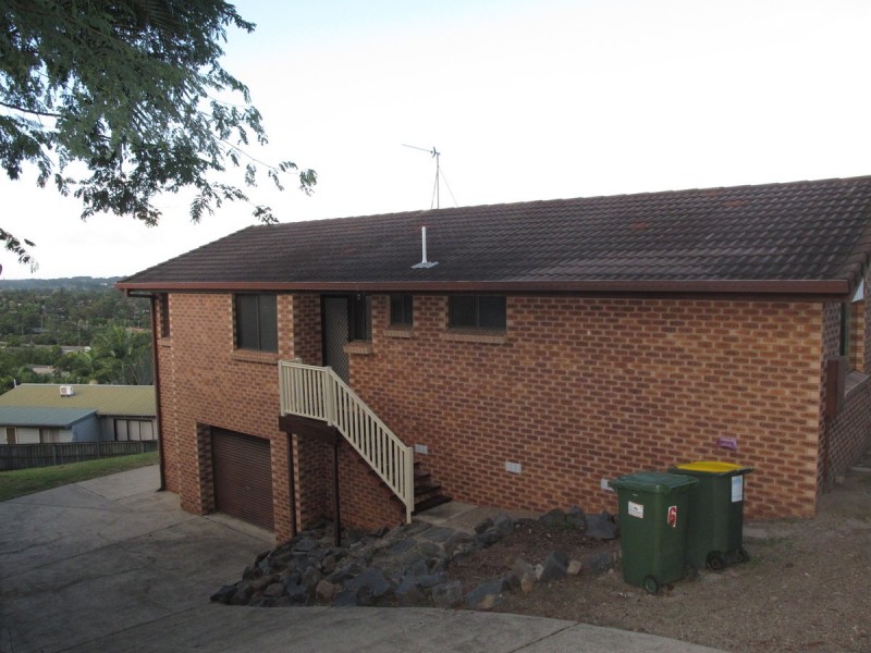 24 Explorers Way, Highland Park QLD 4211