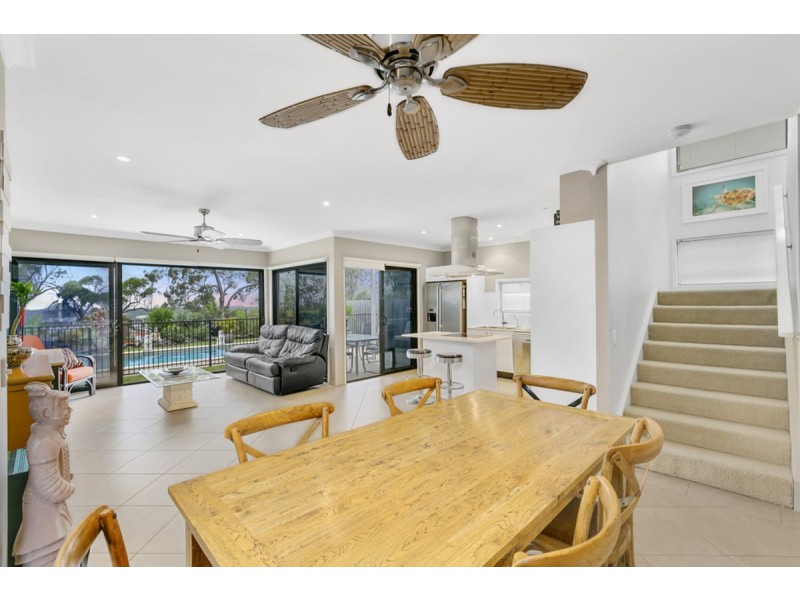 19 Zane Street, Molendinar QLD 4214