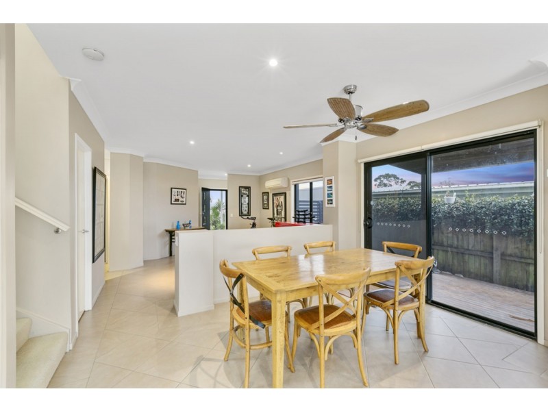 19 Zane Street, Molendinar QLD 4214