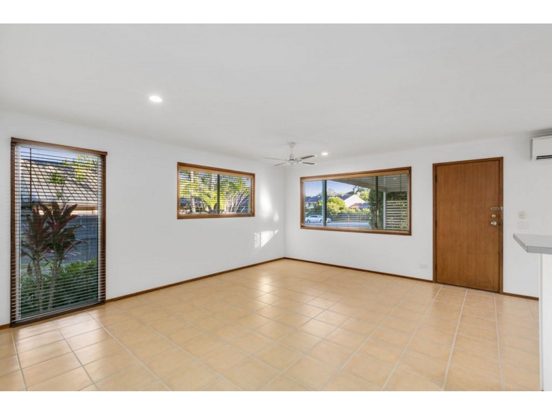 1/56 Nerang-Broadbeach Road, Nerang QLD 4211