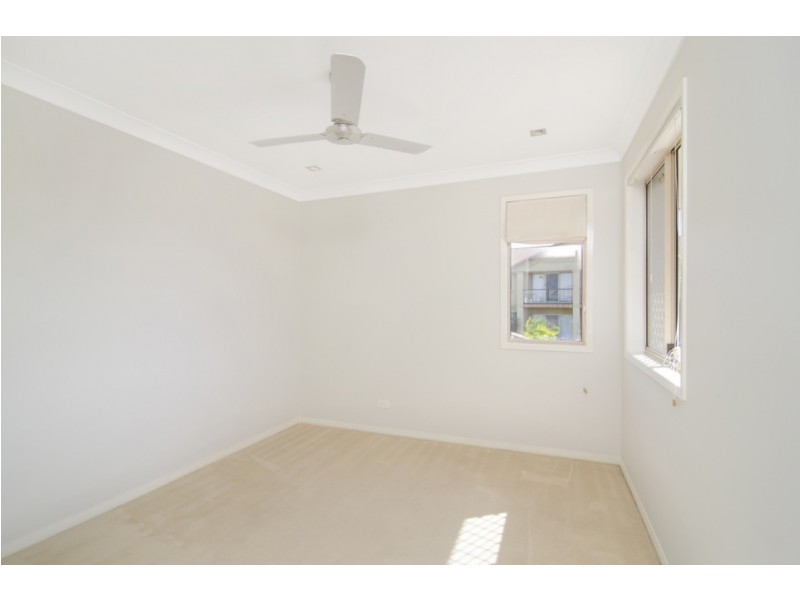 52/152 Palm Meadows Drive, Carrara QLD 4211