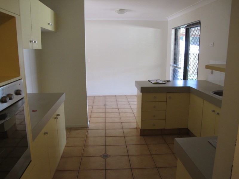 37 Plateau Crescent, Carrara QLD 4211